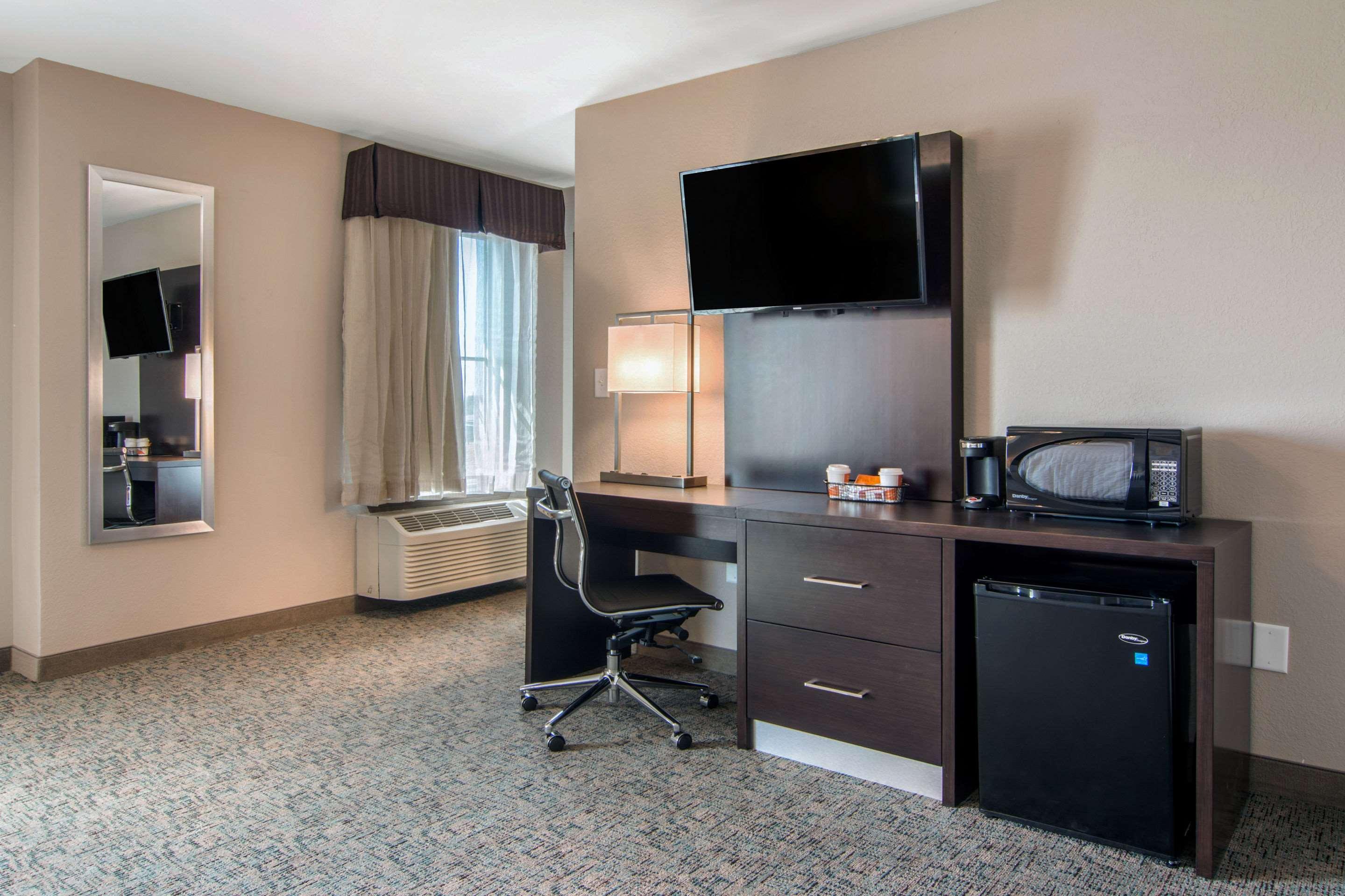 Clarion Inn & Suites Atlanta Downtown Zewnętrze zdjęcie