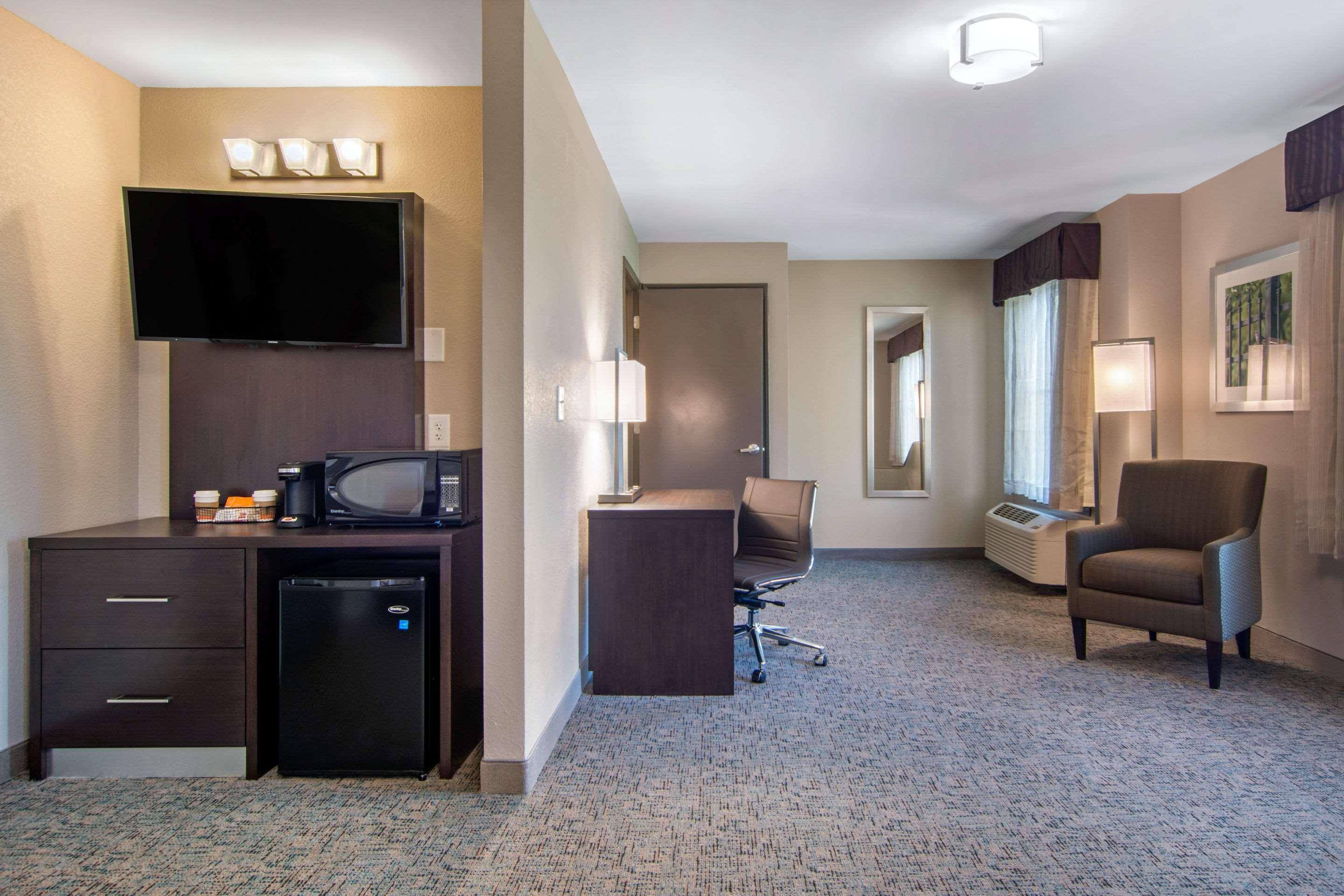 Clarion Inn & Suites Atlanta Downtown Zewnętrze zdjęcie