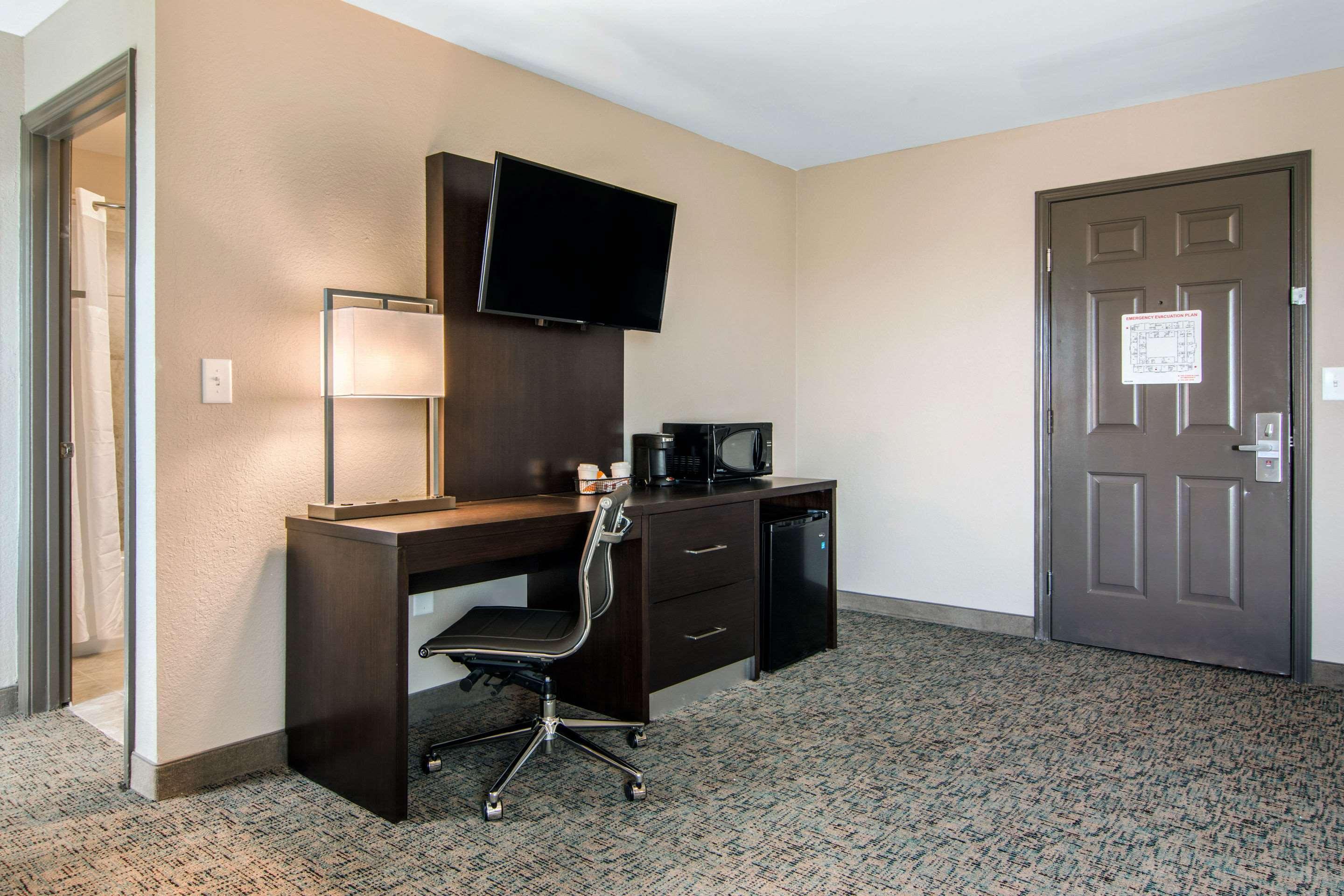 Clarion Inn & Suites Atlanta Downtown Zewnętrze zdjęcie