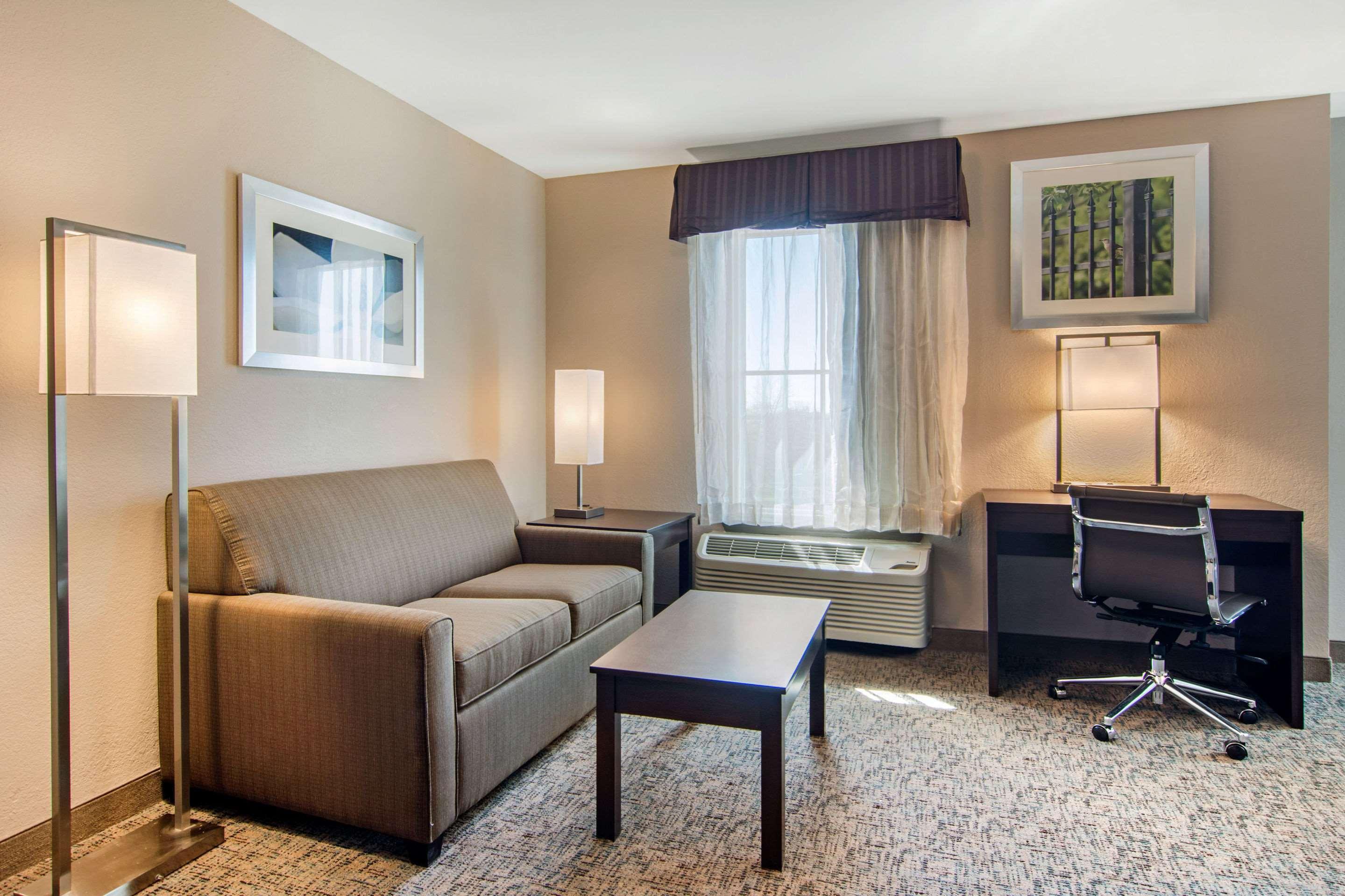 Clarion Inn & Suites Atlanta Downtown Zewnętrze zdjęcie
