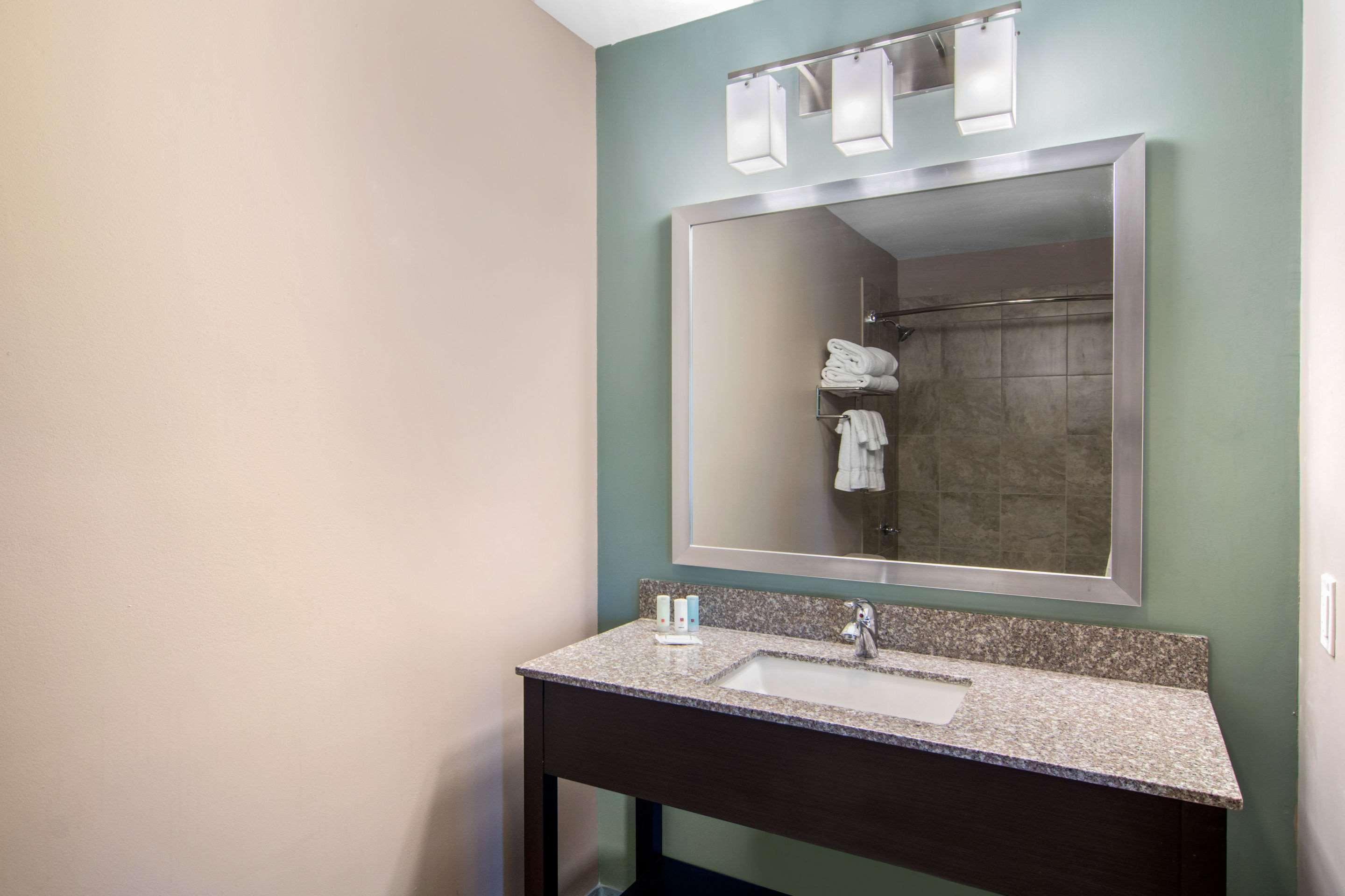 Clarion Inn & Suites Atlanta Downtown Zewnętrze zdjęcie